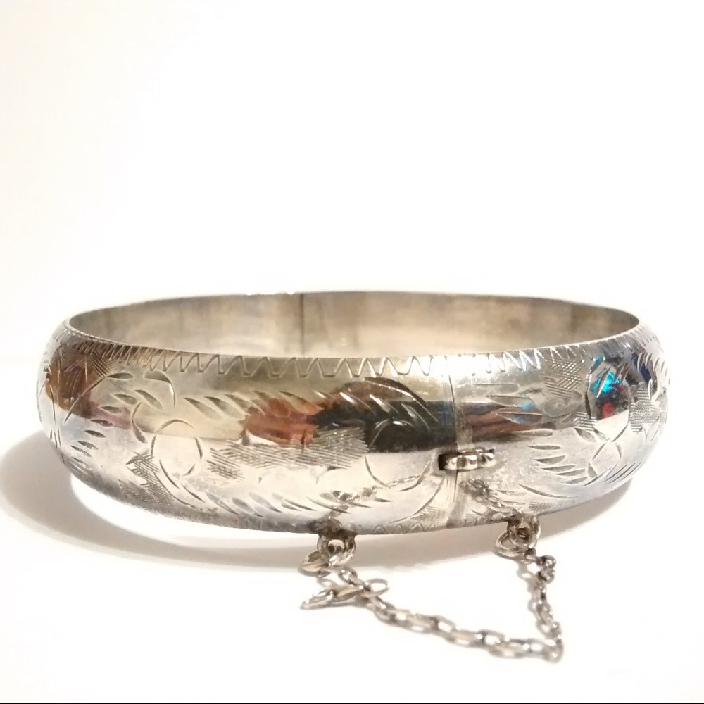 Vintage Sterling Etched Hinged Bangle Bracelet **
